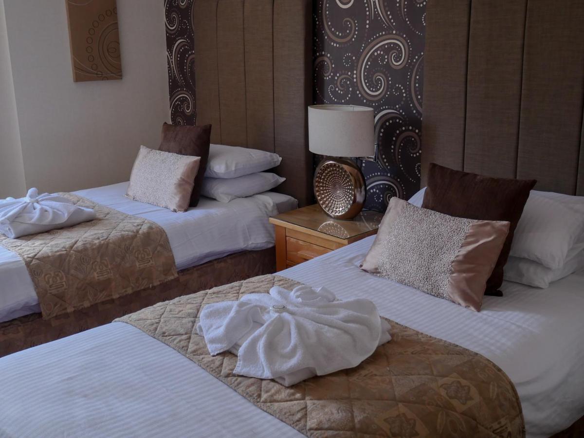 Howden Court Hotel Торкі Екстер'єр фото